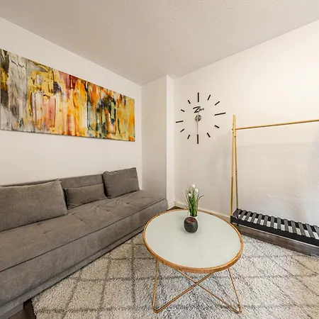 2g Lv 6-zimmer-apartment Hbf Halle (Saale)