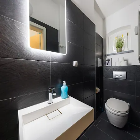 2g Lv 5-zimmer-apartment Hbf Apartment *