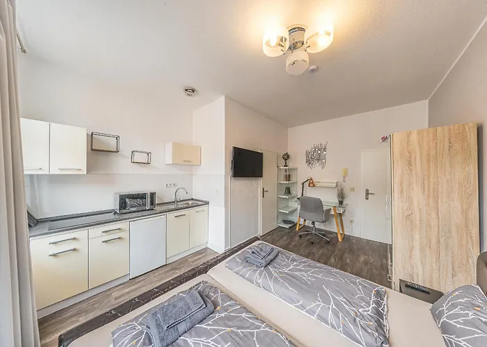 2g Lv 6-zimmer-apartment Hbf Apartment *