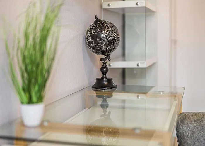 2g Lv 6-zimmer-apartment Hbf Halle (Saale)