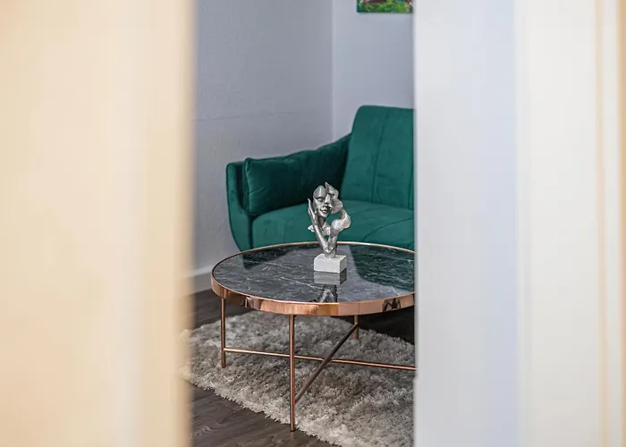 2g Lv 6-zimmer-apartment Hbf Apartment *